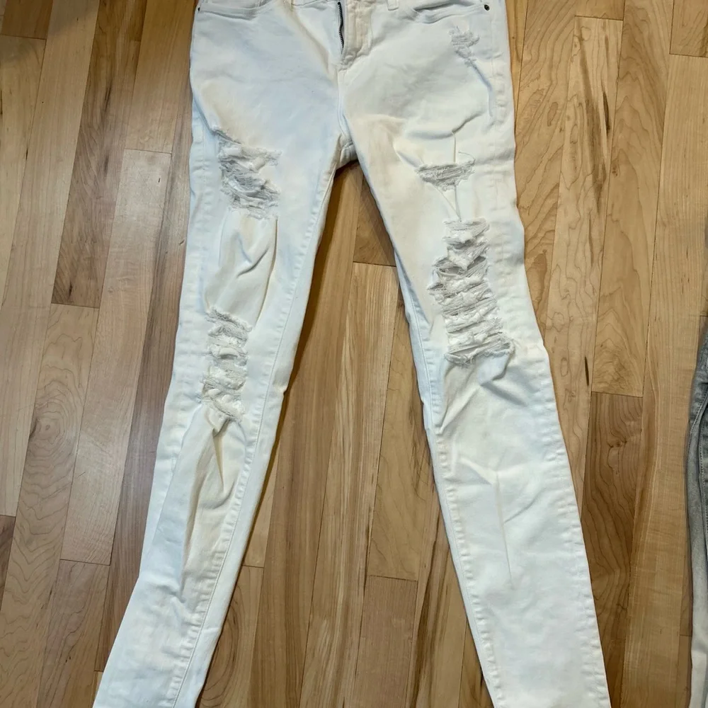 Assorted Denim Jeans Collection - Picture 3 of 5